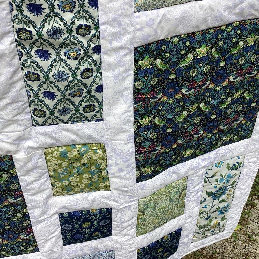NWT. Hand Crafted Lap Quilt Tana Lawn Fbrics - Picture 10 of 16